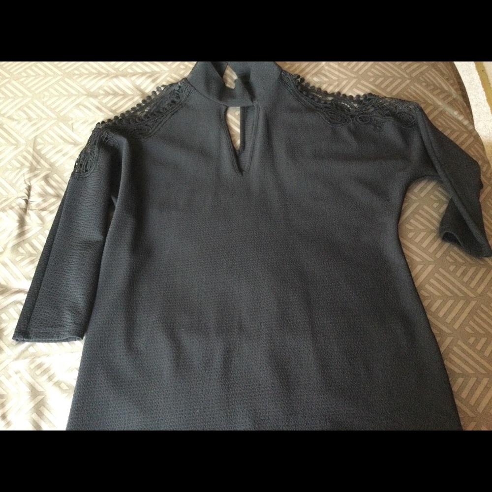 NY&Co Three Quarter Sleeve Cold Shoulder Blouse